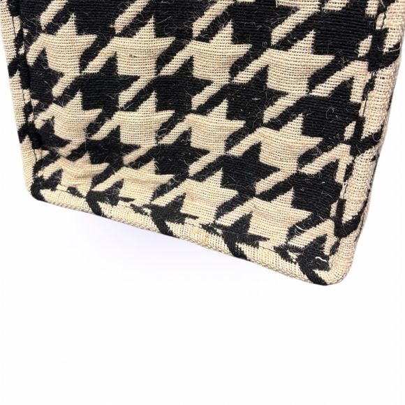 H&M Black and Cream Houndstooth Jacquard Tote Bag - Picture 6 of 17